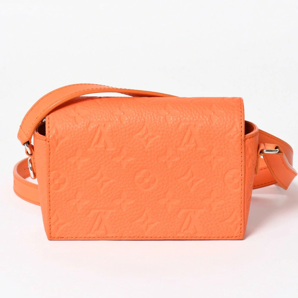 LOUIS VUITTON Taurillon Monogram Steamer Wearable Wallet Shoulder Bag Orange